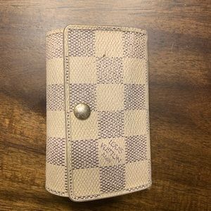 AUTHENTIC Louis Vuitton Damier Azur 6key Mono Cles